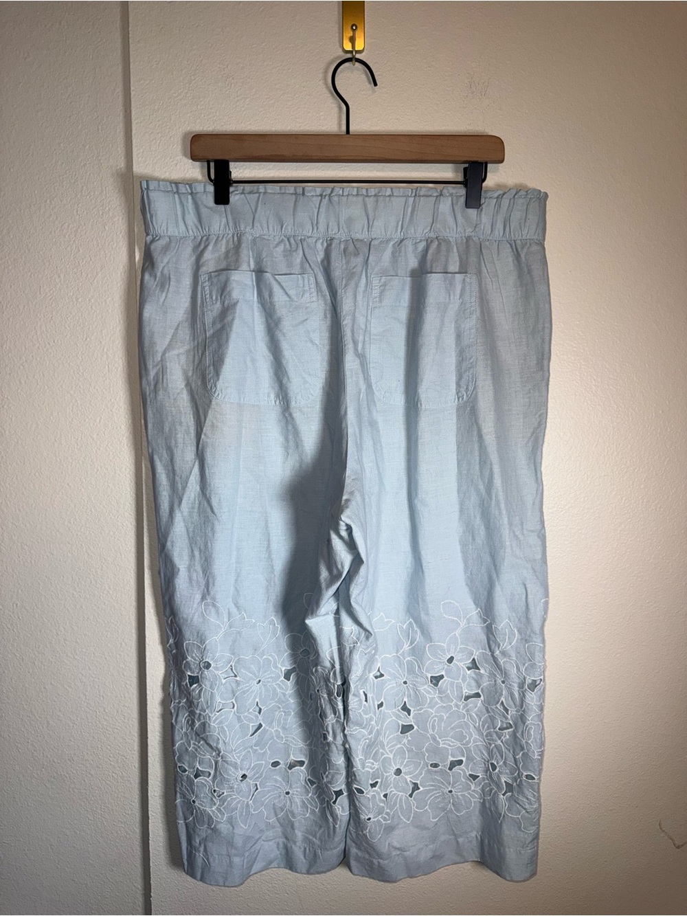 TALBOTS linen blend lightweight robin egg blue floral lace crop Culotte pants XL - Picture 7 of 7
